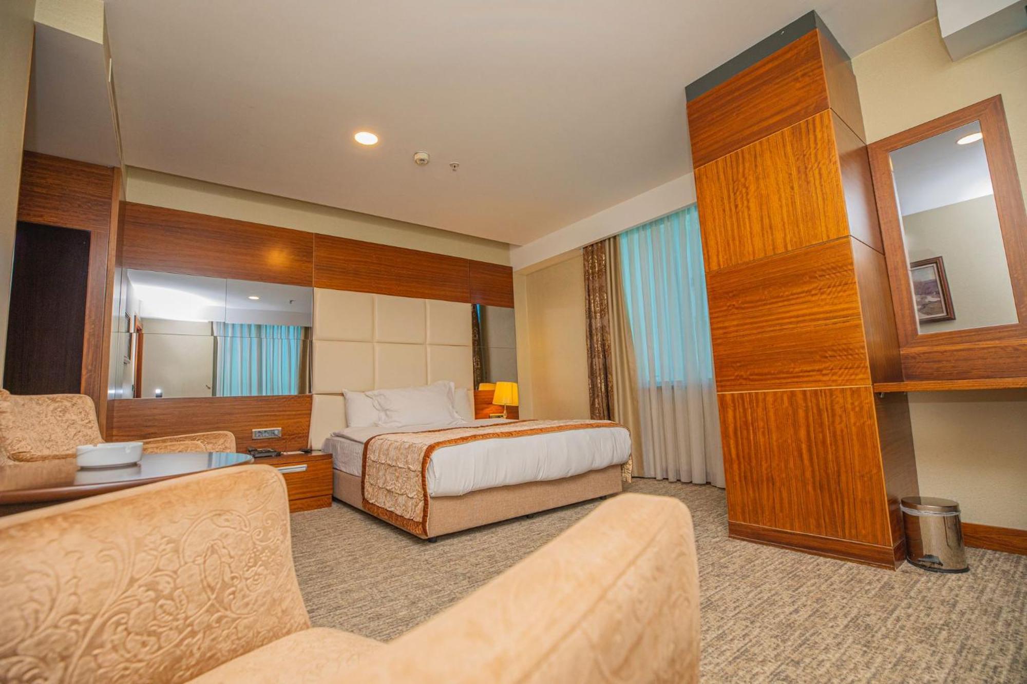 Akman Premium Hotel อังการา ภายนอก รูปภาพ